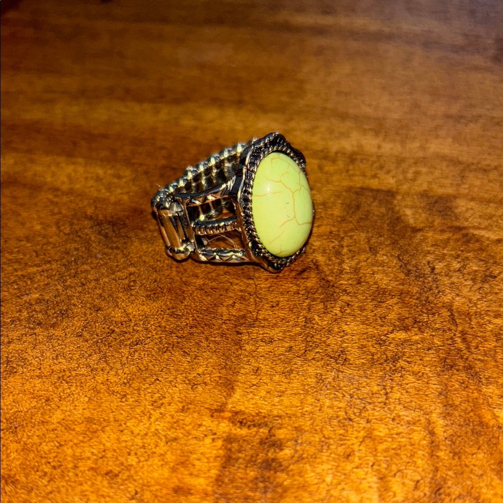 Elegant Silver and Cream Women's Ring